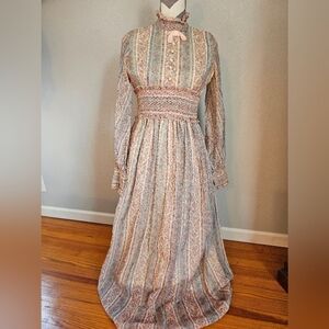 Vintage 70s Smocked Prairie Dress/ Long Sleeve Boho Floral Maxi Dress